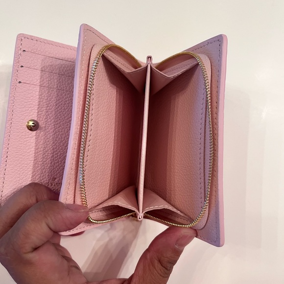 Louis Vuitton Clea Wallet - Picture 4 of 6